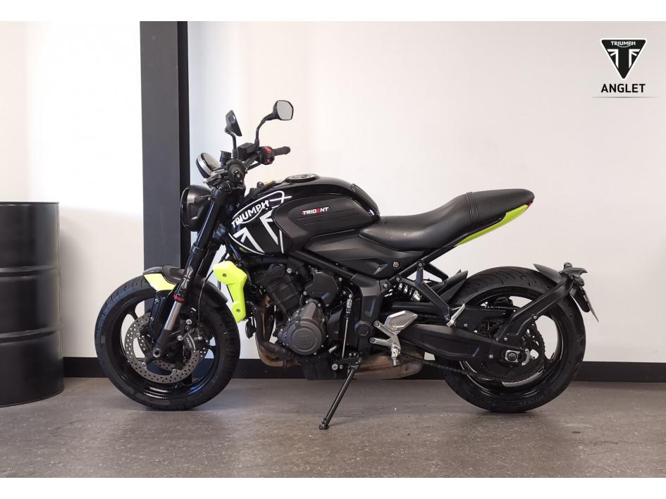 TRIUMPH TRIDENT 660 2024