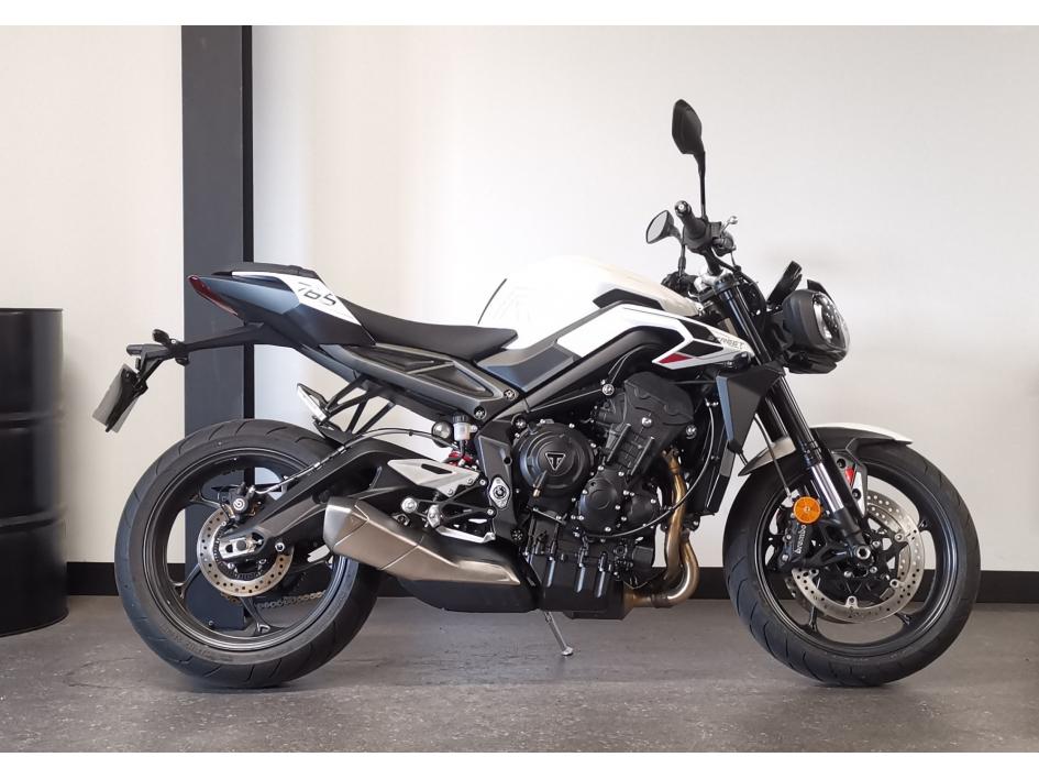 TRIUMPH STREET TRIPLE 765 R 2025
