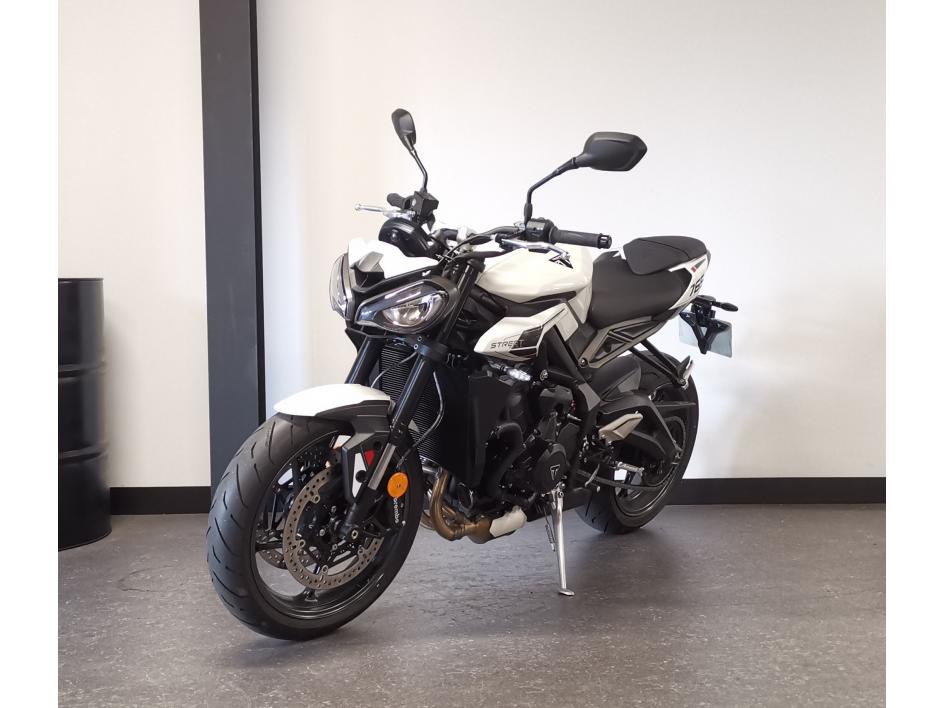 TRIUMPH STREET TRIPLE 765 R 2025
