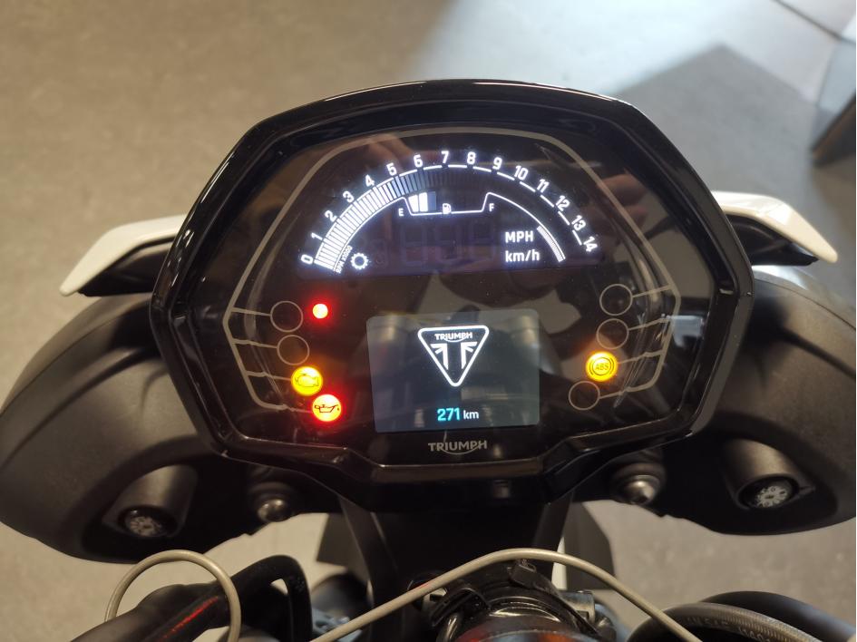 TRIUMPH STREET TRIPLE 765 R 2025